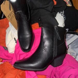 Frye Black Ankle Booties Sleek Leather Design